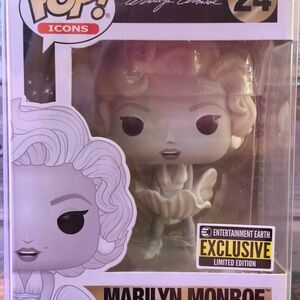 NIB Funko Pop Marilyn Monroe Exclusive Black and White Vaulted Limited Edition
